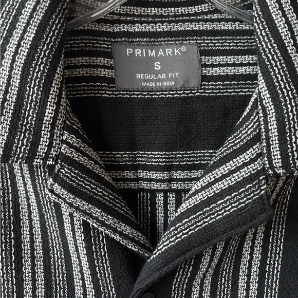 Men’s Primark Black & White textured Stripe Short-Sleeve Button-Up Shirt Sz S - Picture 2 of 6